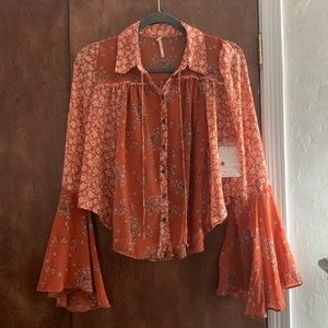 ✨Brand new with tags Free People Serena Printed Blouse in Rust Combo
